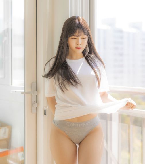 韩国不雅视频成人色年久失修的房子_超清神马在线观看