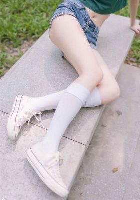 欧美长发飘飘美女图片_高清国产国语三级