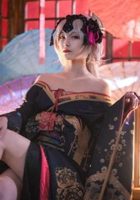欧美美女主播热舞_HD完整版观看